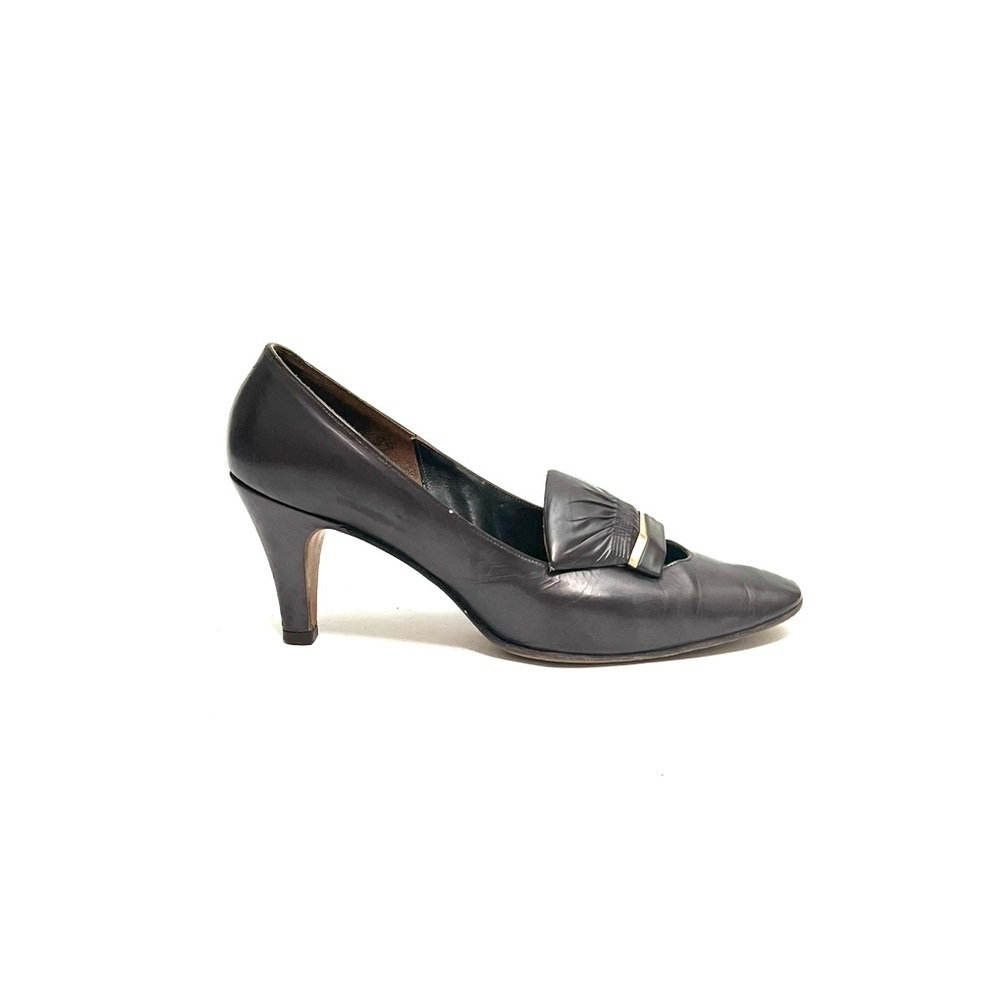 Vintage 1970s dark brown leather ruched vamp pilgrim heels